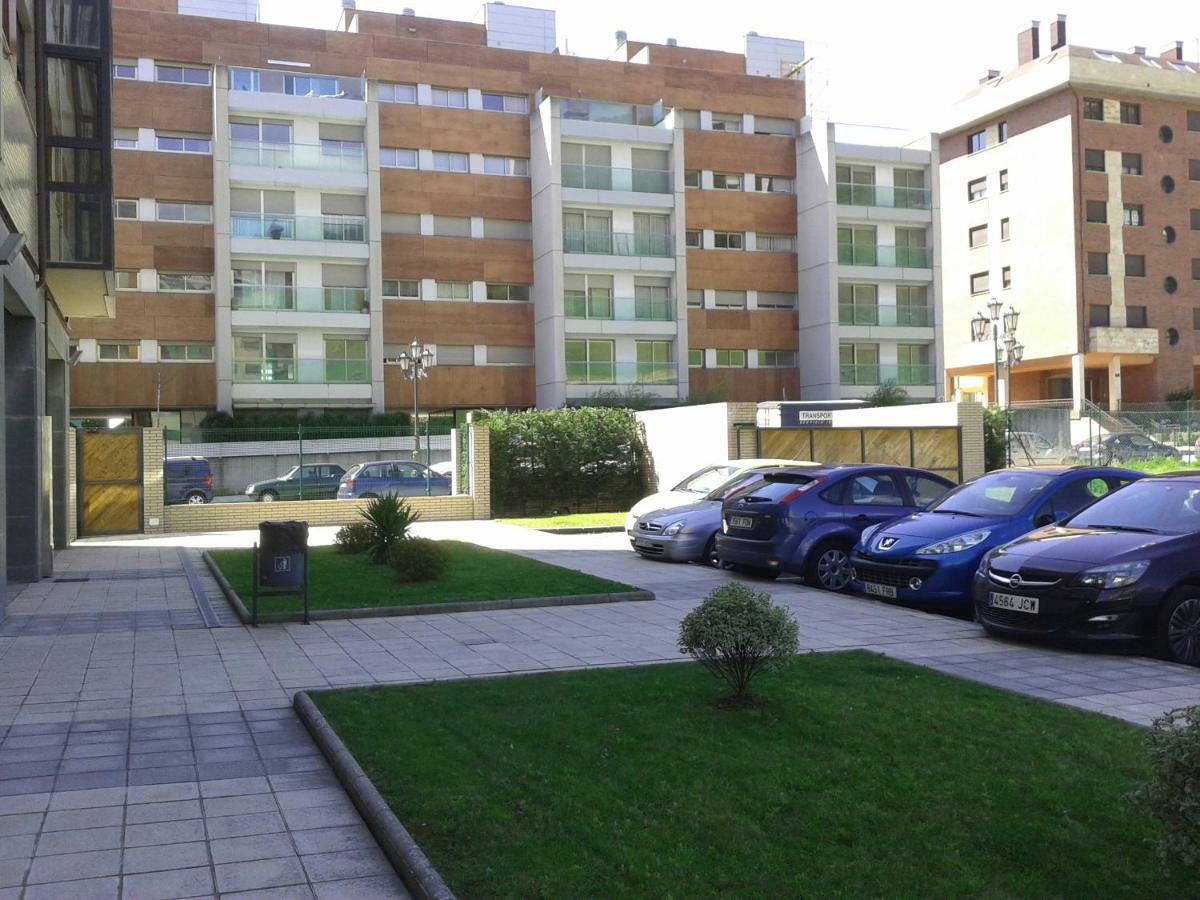 Torre De La Fuente Aprtovistas Piscina Parking Lejlighed Oviedo Eksteriør billede